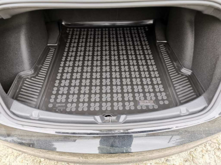 Tesla Model 3 csomagtértálca gumiból 2017-től